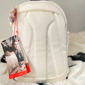 Stylish NEW Manfrotta AGILE II sling camera bag Of